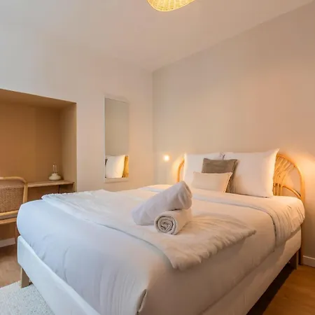 Sur La Place Sebastopol *