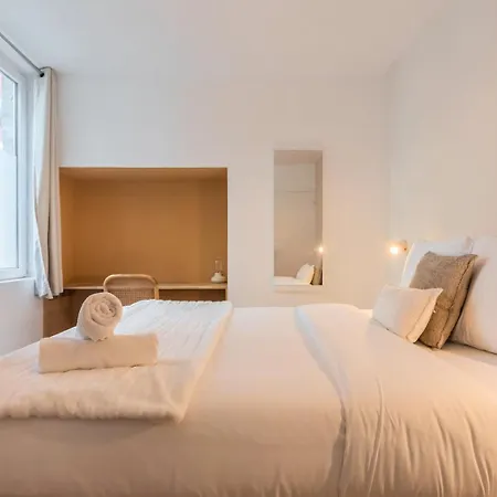 Sur La Place Sébastopol Apartamento *