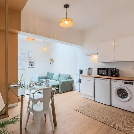 Sur La Place Sebastopol * ליל