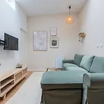 Sur La Place Sebastopol Apartmán *